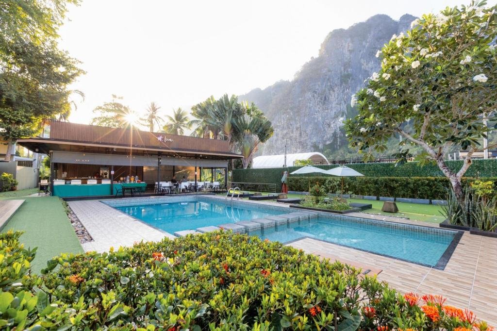 Swimming pool, Aonang Paradise Resort in Krabi
