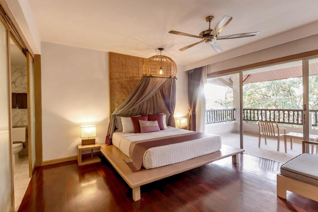 Honeymoon Suite - Bed, Pakasai Resort in Krabi