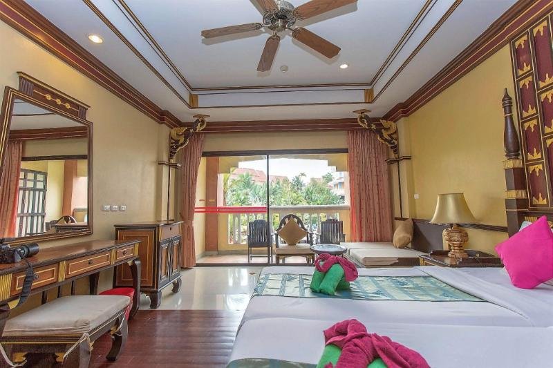 Image of Suite Double Pool View 0