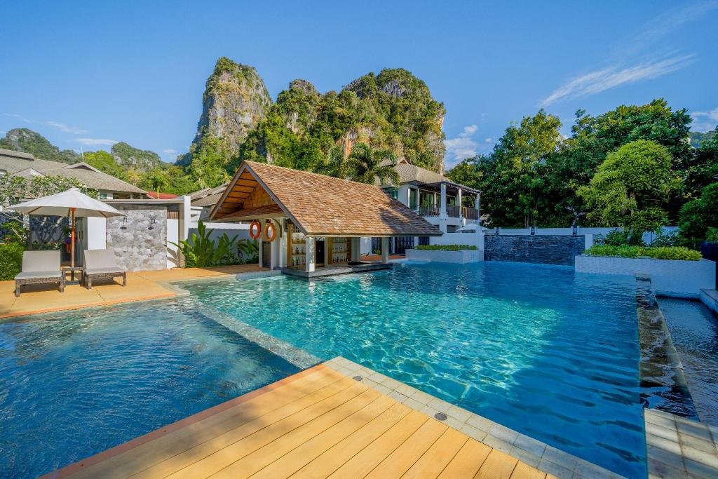 Swimming pool, Bhu Nga Thani Resort & Villas Railay in Krabi